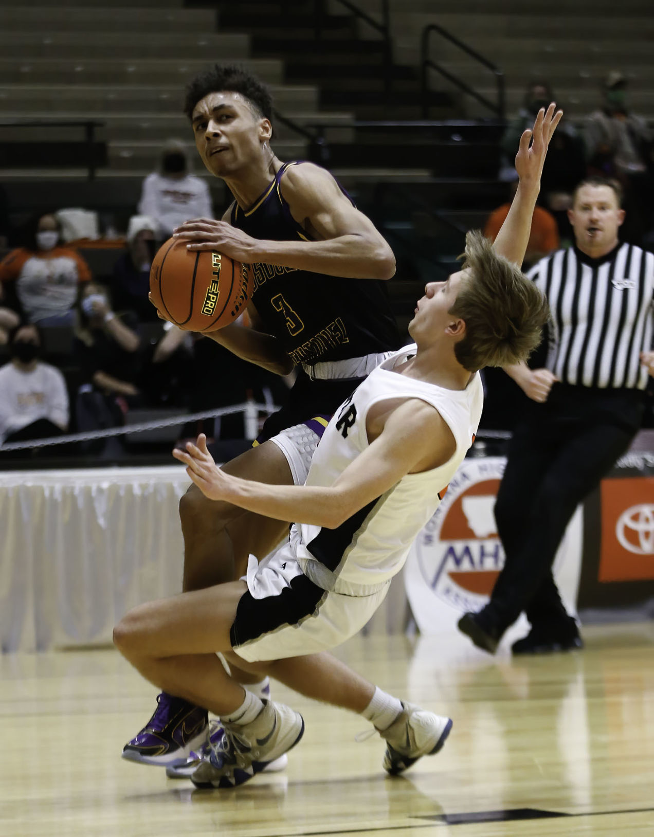 031021-ir-spt-boys-basketball-Sentinel-2.jpg